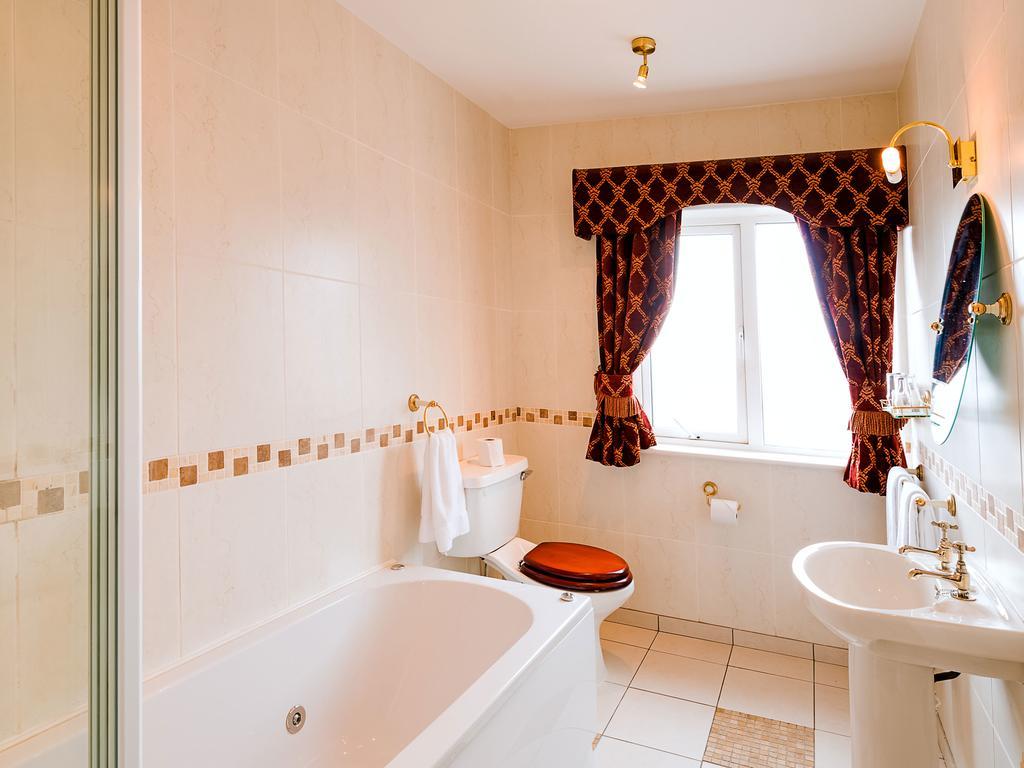 Bellbridge House Hotel Milltown Malbay Buitenkant foto
